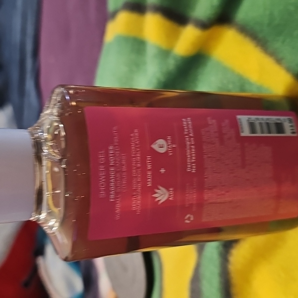 Bath & Body Works Bubble Gum Pop Shower Gel 10 oz. - Picture 2 of 5
